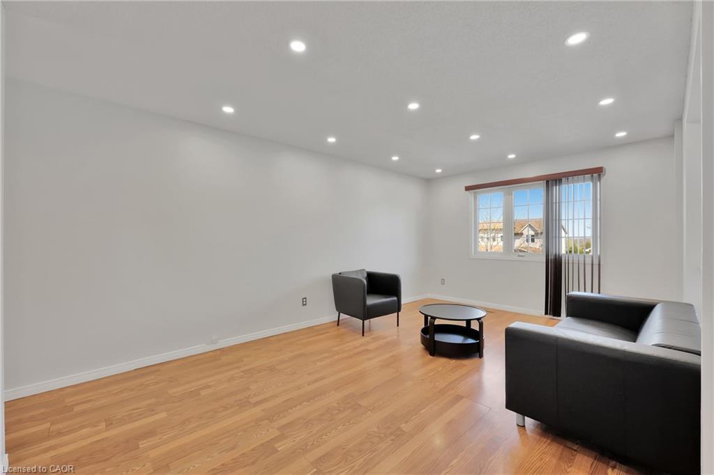 34 Phair Crescent, London, ON - Indoor