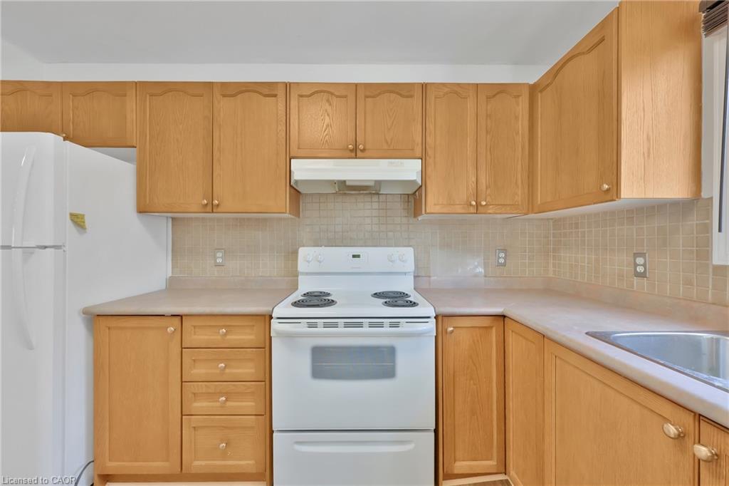 34 Phair Crescent, London, ON - Indoor Photo Showing Kitchen