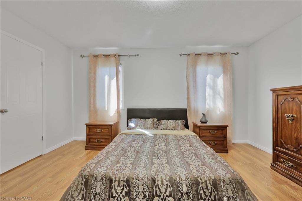 34 Phair Crescent, London, ON - Indoor Photo Showing Bedroom