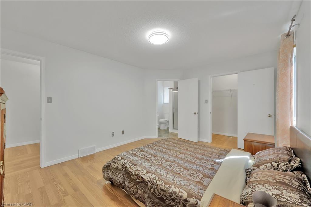 34 Phair Crescent, London, ON - Indoor Photo Showing Bedroom