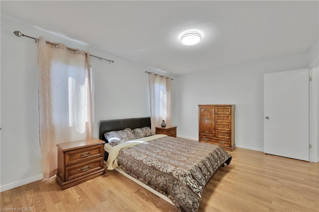 34 Phair Crescent, London, ON - Indoor Photo Showing Bedroom