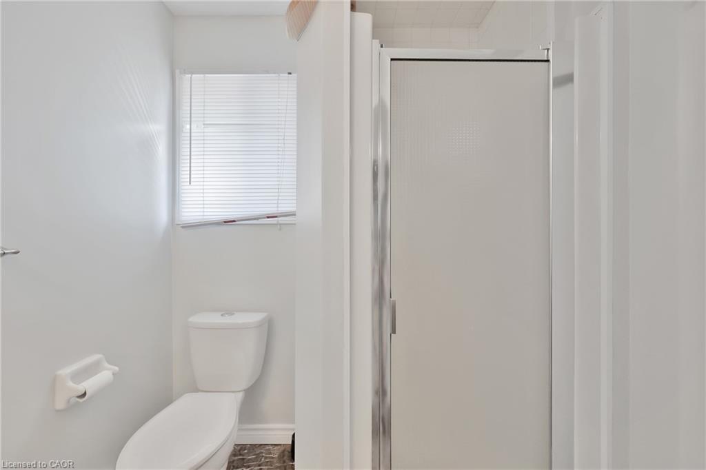 34 Phair Crescent, London, ON - Indoor Photo Showing Bathroom