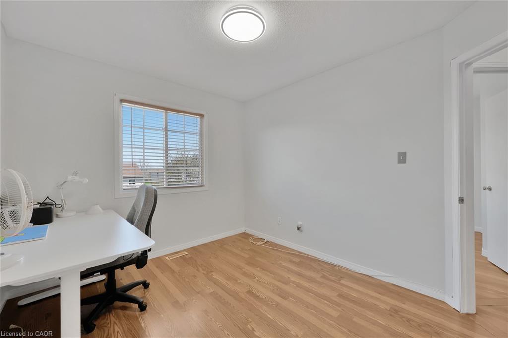 34 Phair Crescent, London, ON - Indoor Photo Showing Other Room