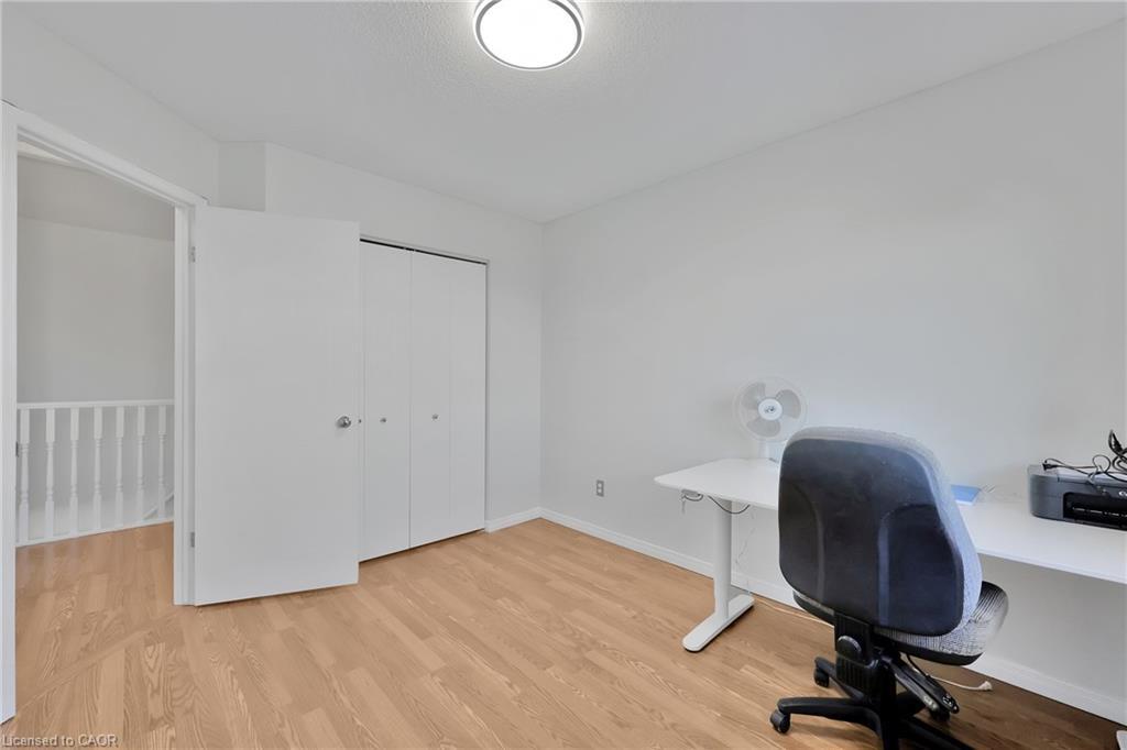 34 Phair Crescent, London, ON - Indoor Photo Showing Office