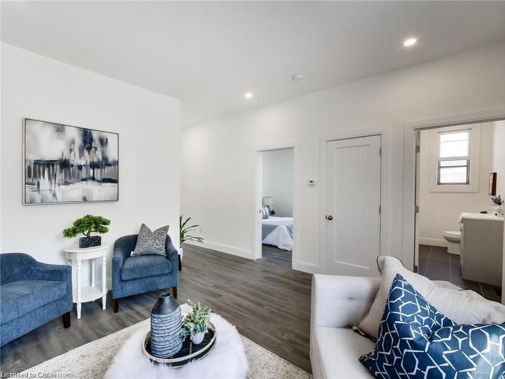 54 Fairview Avenue, Hamilton, ON - Indoor Photo Showing Living Room