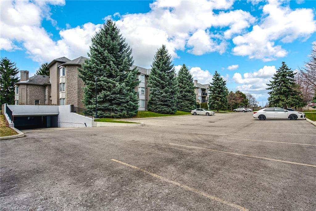 205-970 Golf Links Road, Ancaster, ON - Outdoor