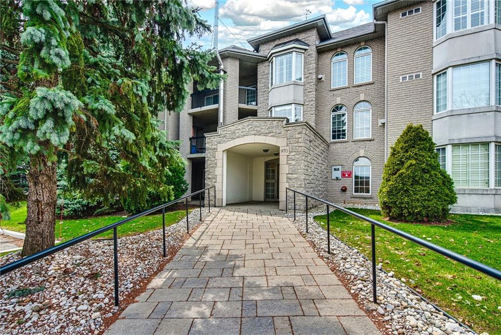 205-970 Golf Links Road, Ancaster, ON - Outdoor