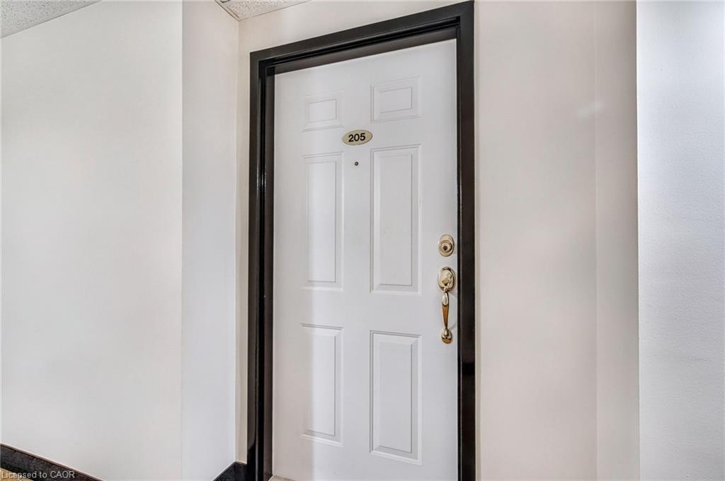 205-970 Golf Links Road, Ancaster, ON - Indoor Photo Showing Other Room
