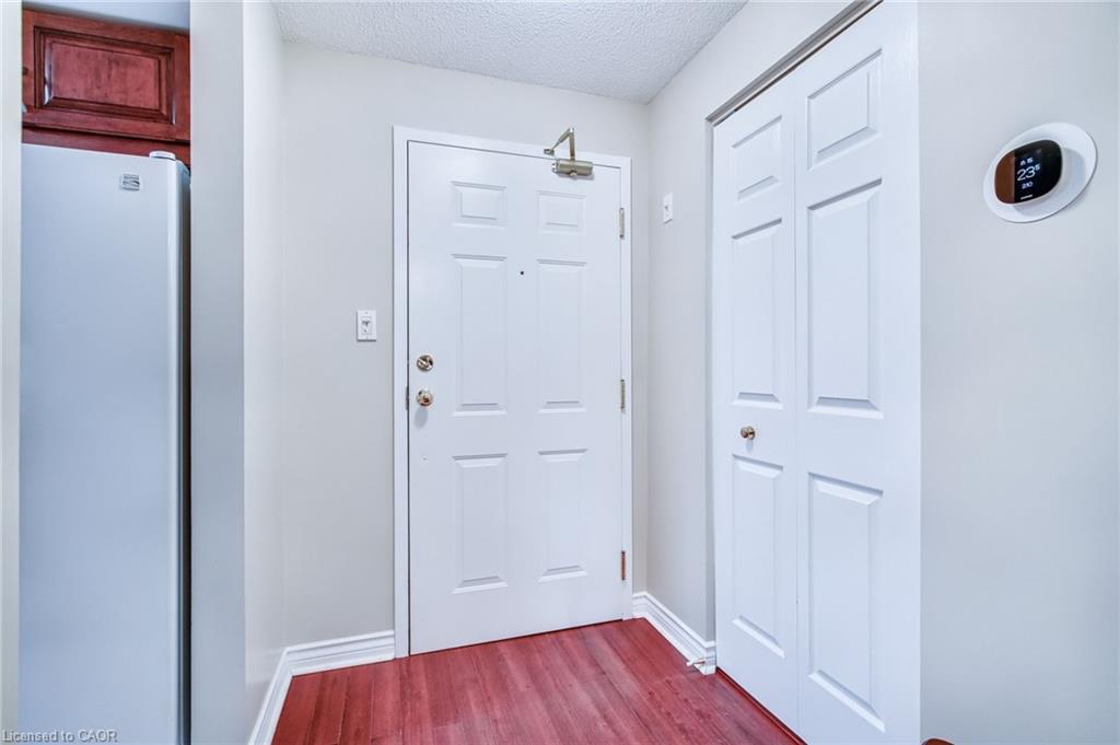 205-970 Golf Links Road, Ancaster, ON - Indoor Photo Showing Other Room