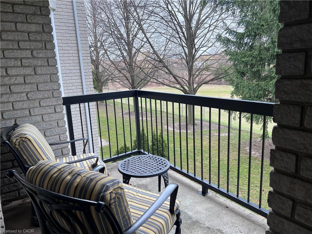 205-970 Golf Links Road, Ancaster, ON - Outdoor