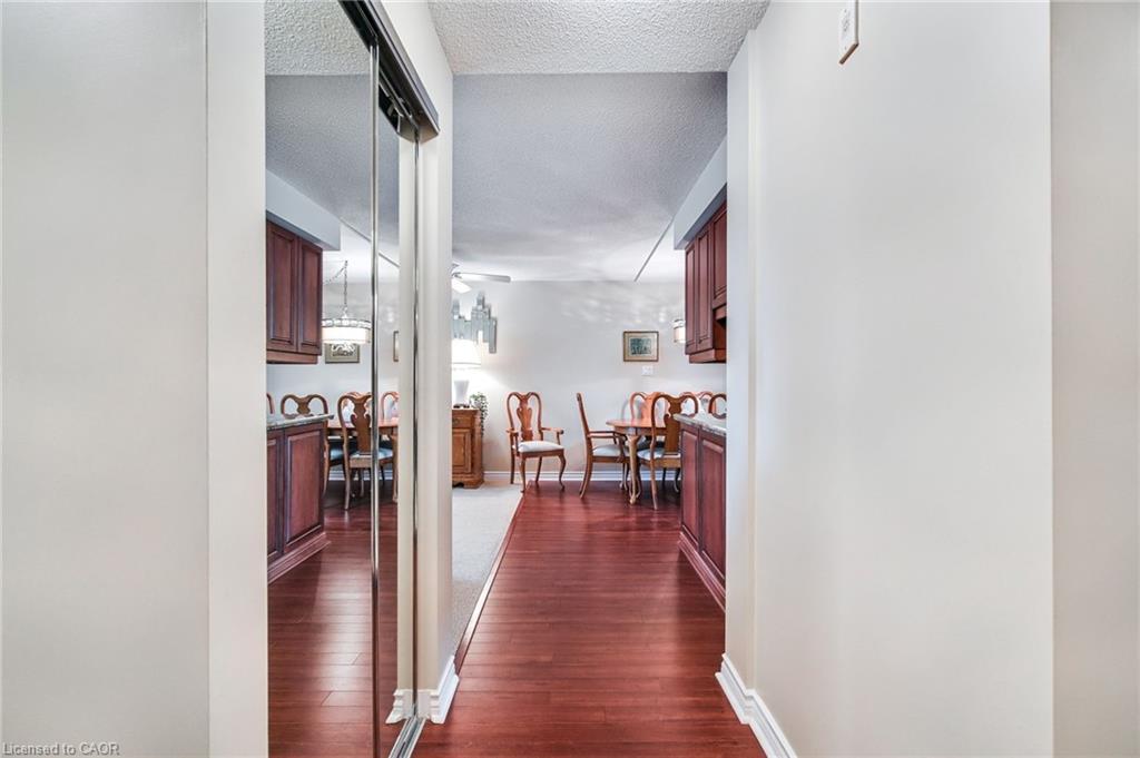 205-970 Golf Links Road, Ancaster, ON - Indoor Photo Showing Other Room