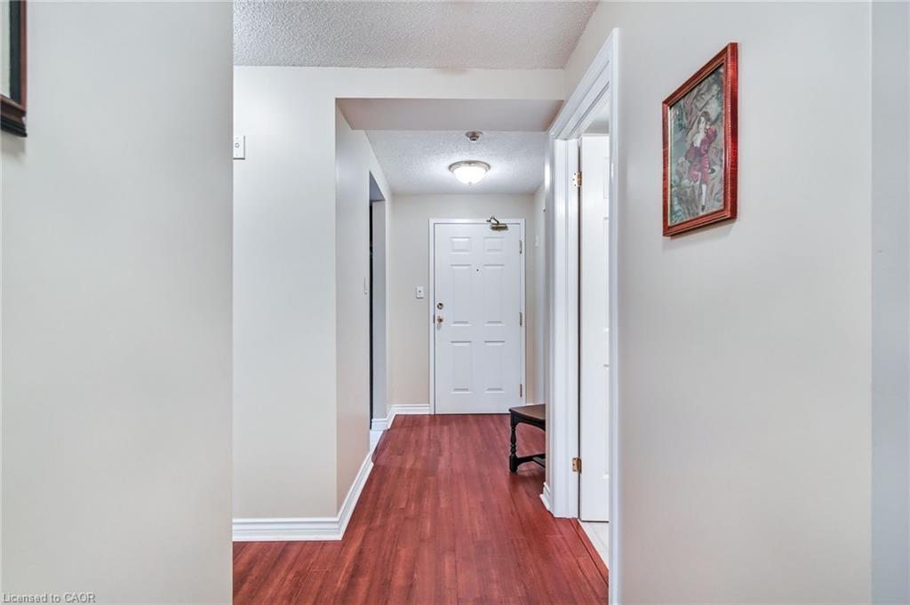 205-970 Golf Links Road, Ancaster, ON - Indoor Photo Showing Other Room