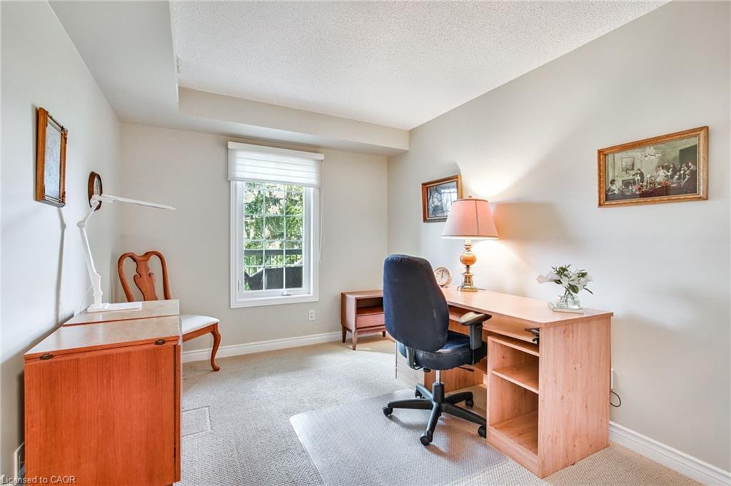 205-970 Golf Links Road, Ancaster, ON - Indoor Photo Showing Office