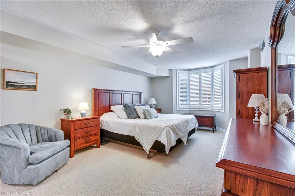 205-970 Golf Links Road, Ancaster, ON - Indoor Photo Showing Bedroom