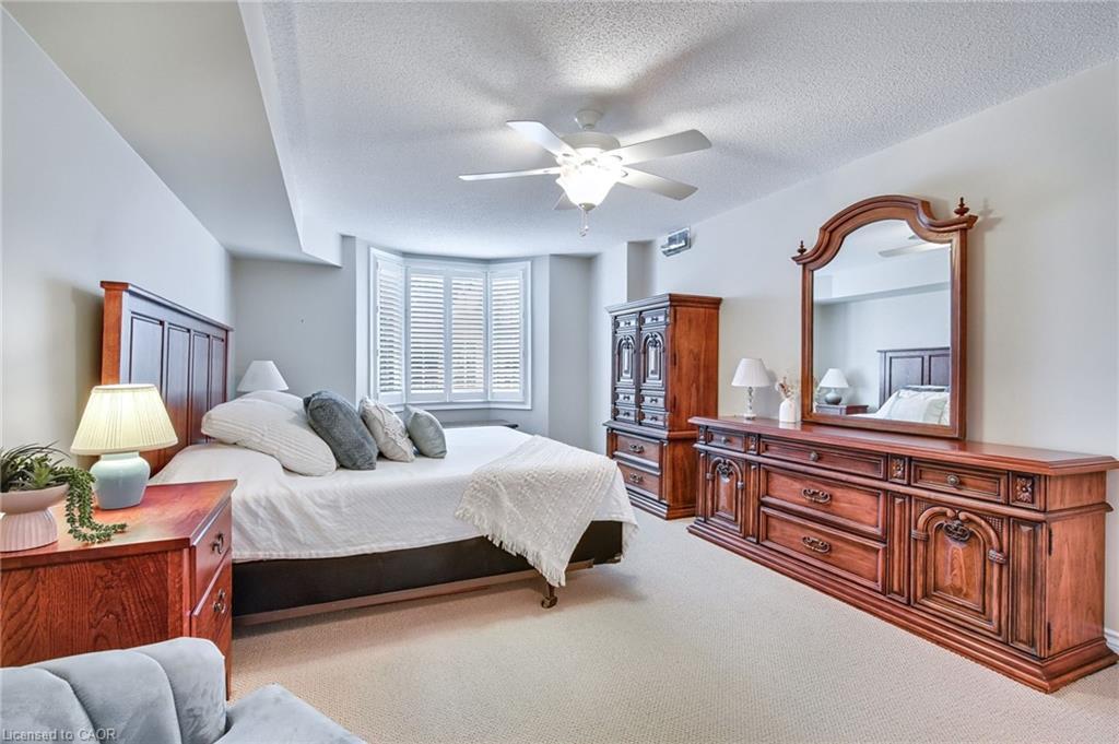 205-970 Golf Links Road, Ancaster, ON - Indoor Photo Showing Bedroom