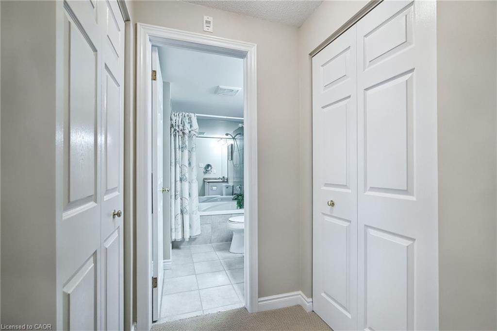 205-970 Golf Links Road, Ancaster, ON - Indoor Photo Showing Other Room