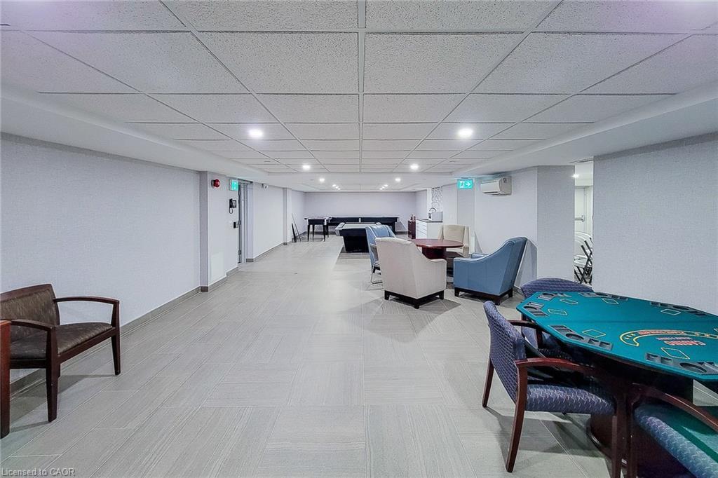 707-700 Dynes Road, Burlington, ON - Indoor Photo Showing Other Room