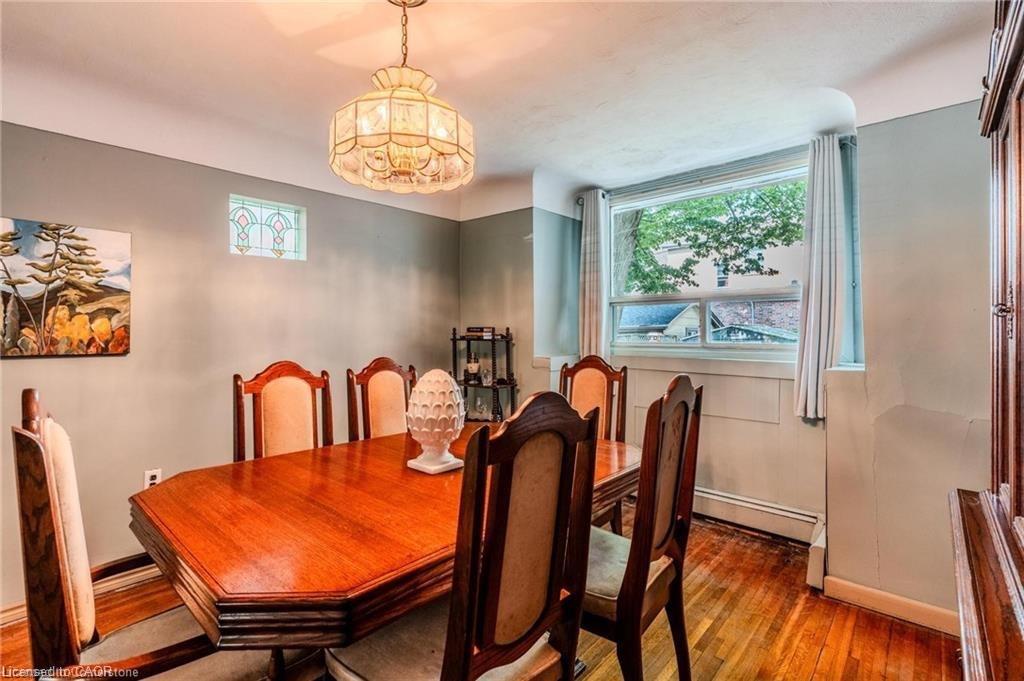 95 Paradise Road N, Hamilton, ON - Indoor Photo Showing Dining Room