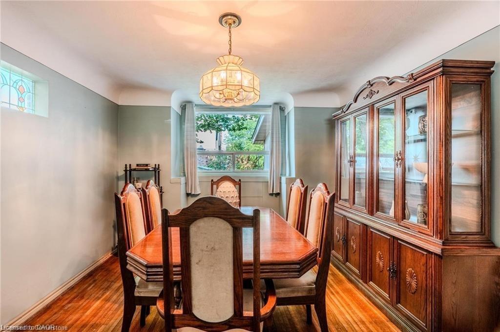 95 Paradise Road N, Hamilton, ON - Indoor Photo Showing Dining Room