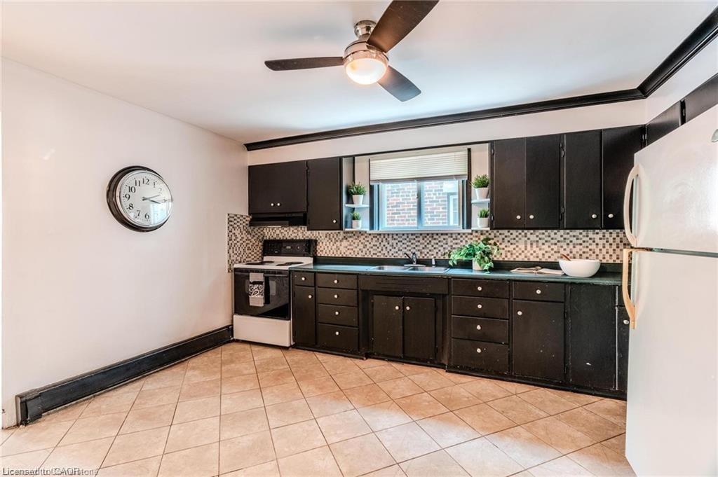 95 Paradise Road N, Hamilton, ON - Indoor Photo Showing Kitchen With Double Sink