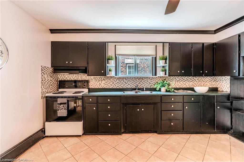 95 Paradise Road N, Hamilton, ON - Indoor Photo Showing Kitchen With Double Sink