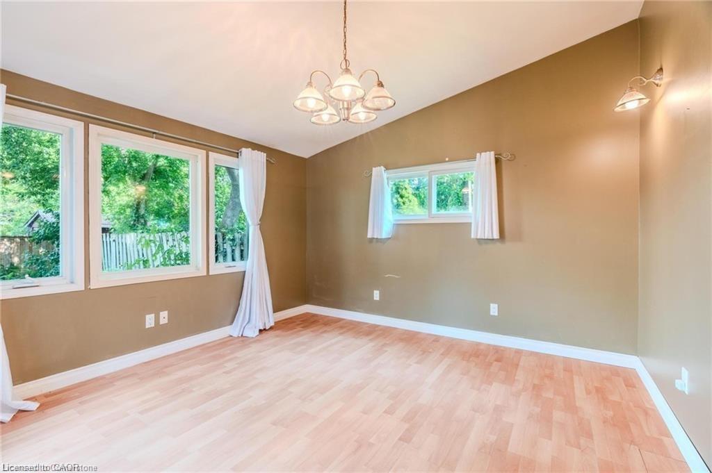 95 Paradise Road N, Hamilton, ON - Indoor Photo Showing Other Room