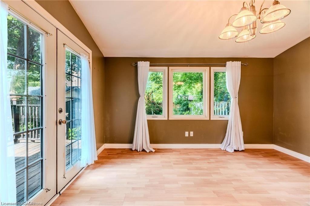 95 Paradise Road N, Hamilton, ON - Indoor Photo Showing Other Room