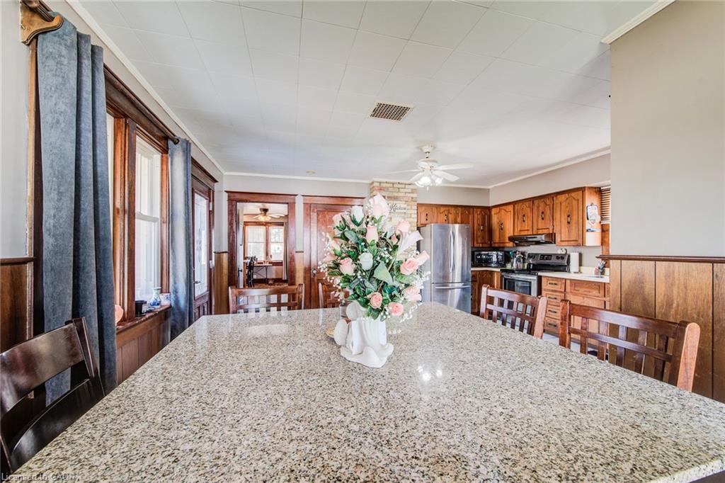 56 Albert Street E, Plattsville, ON - Indoor