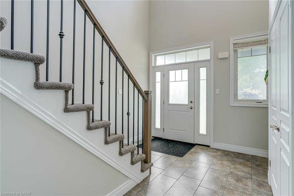 91 Taylor Drive, Grand Valley, ON - Indoor Photo Showing Other Room