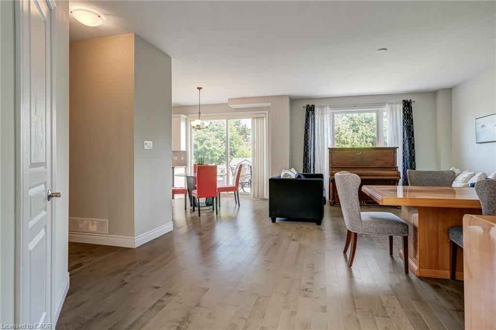 91 Taylor Drive, Grand Valley, ON - Indoor Photo Showing Dining Room