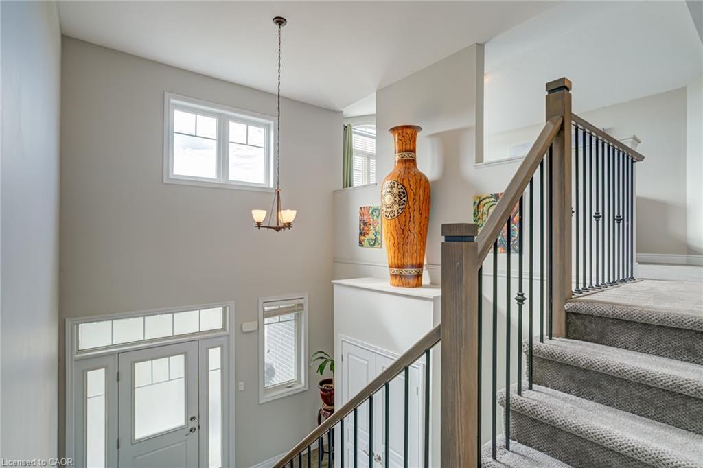 91 Taylor Drive, Grand Valley, ON - Indoor Photo Showing Other Room