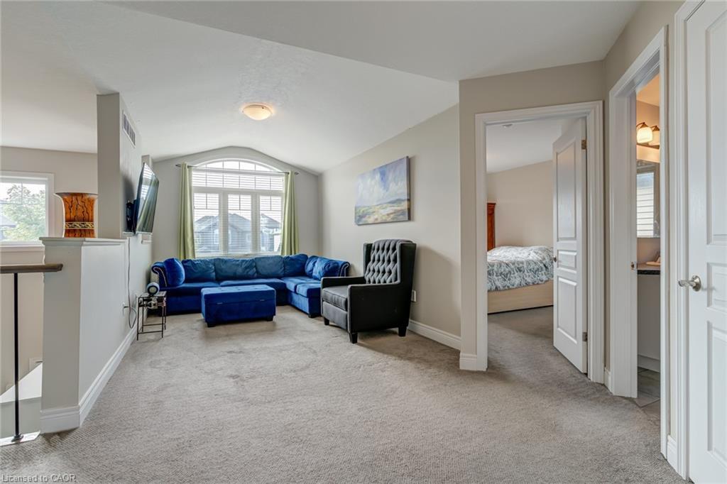 91 Taylor Drive, Grand Valley, ON - Indoor Photo Showing Bedroom