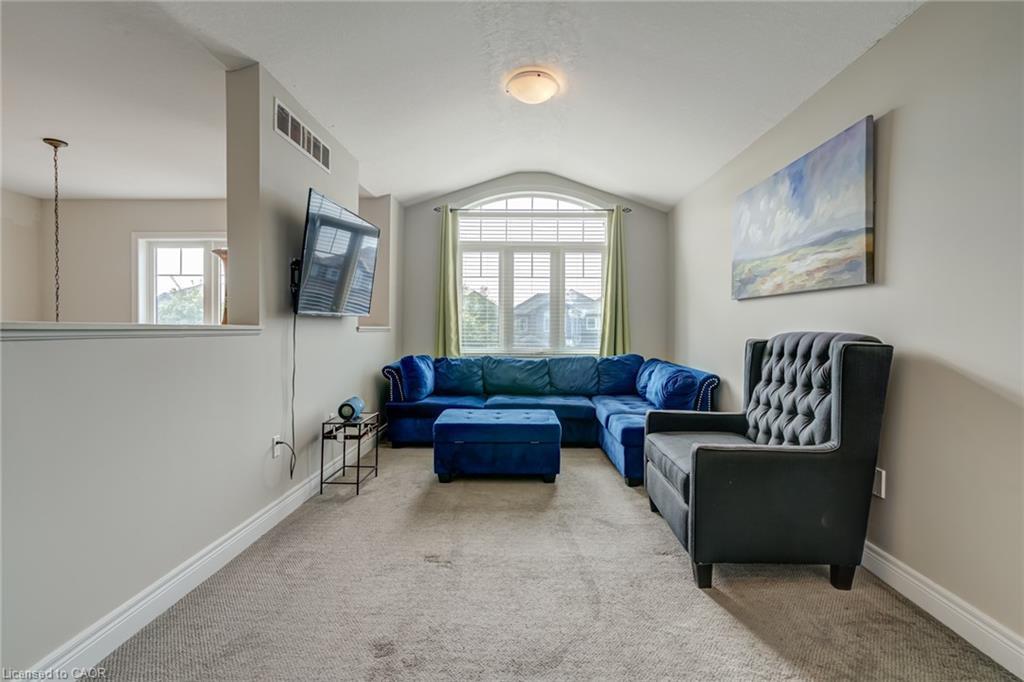91 Taylor Drive, Grand Valley, ON - Indoor Photo Showing Living Room