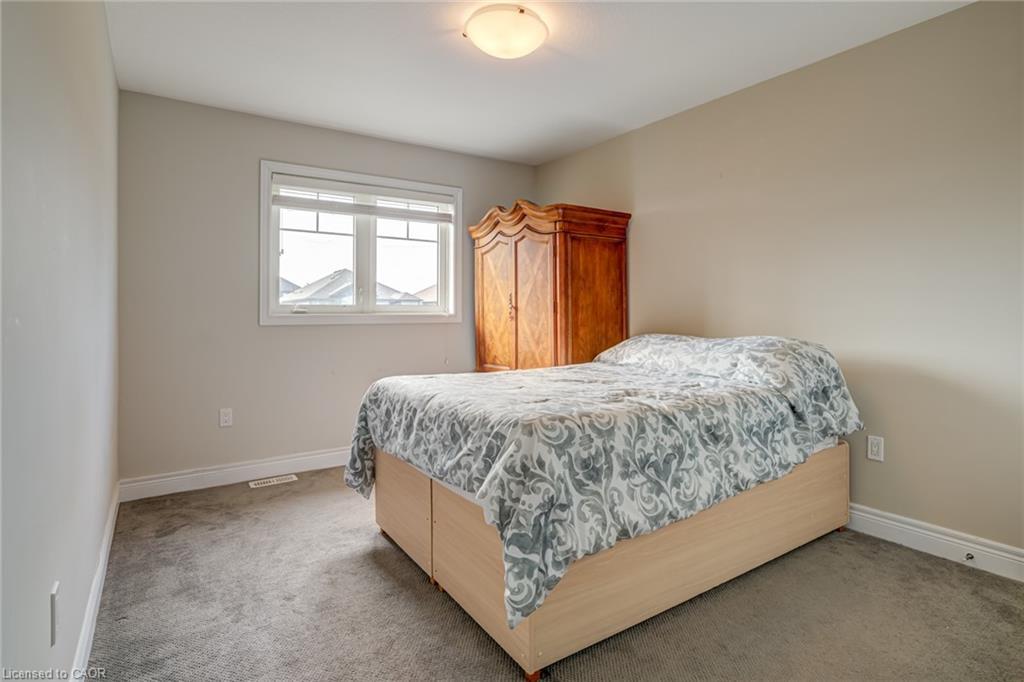91 Taylor Drive, Grand Valley, ON - Indoor Photo Showing Bedroom