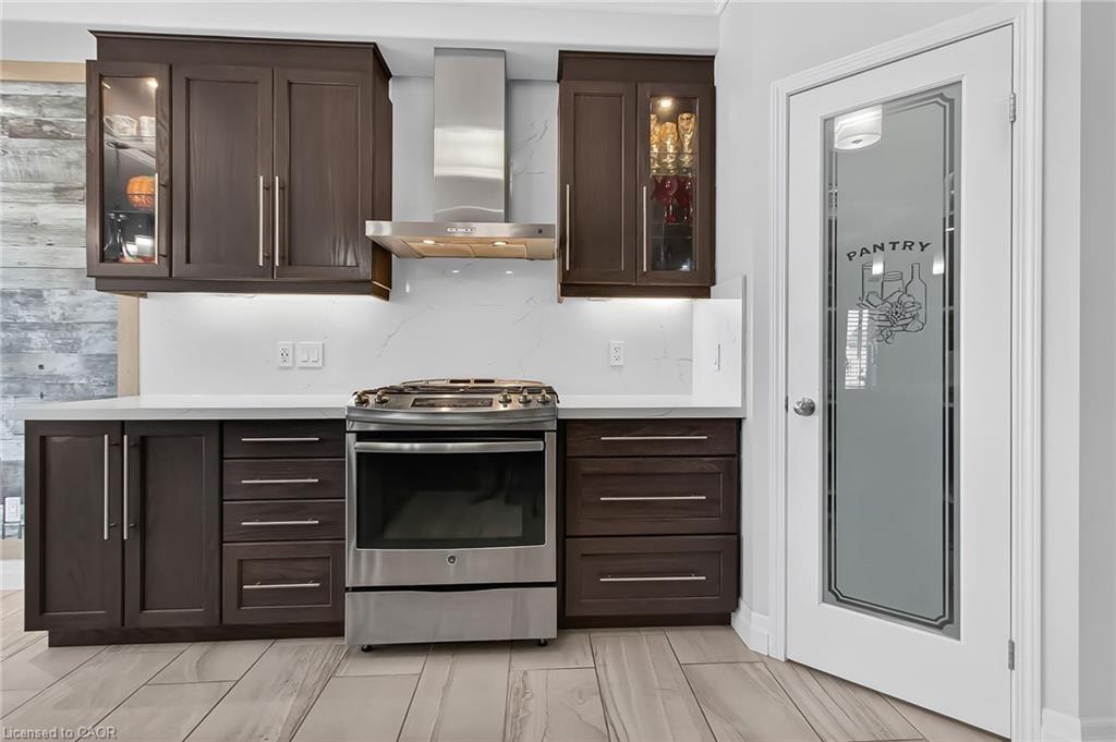 59 Netherwood Road, Kitchener, ON - Indoor Photo Showing Kitchen