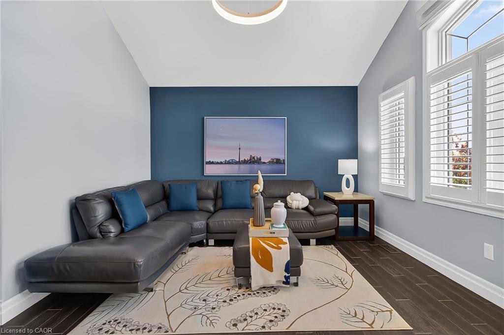 59 Netherwood Road, Kitchener, ON - Indoor Photo Showing Living Room