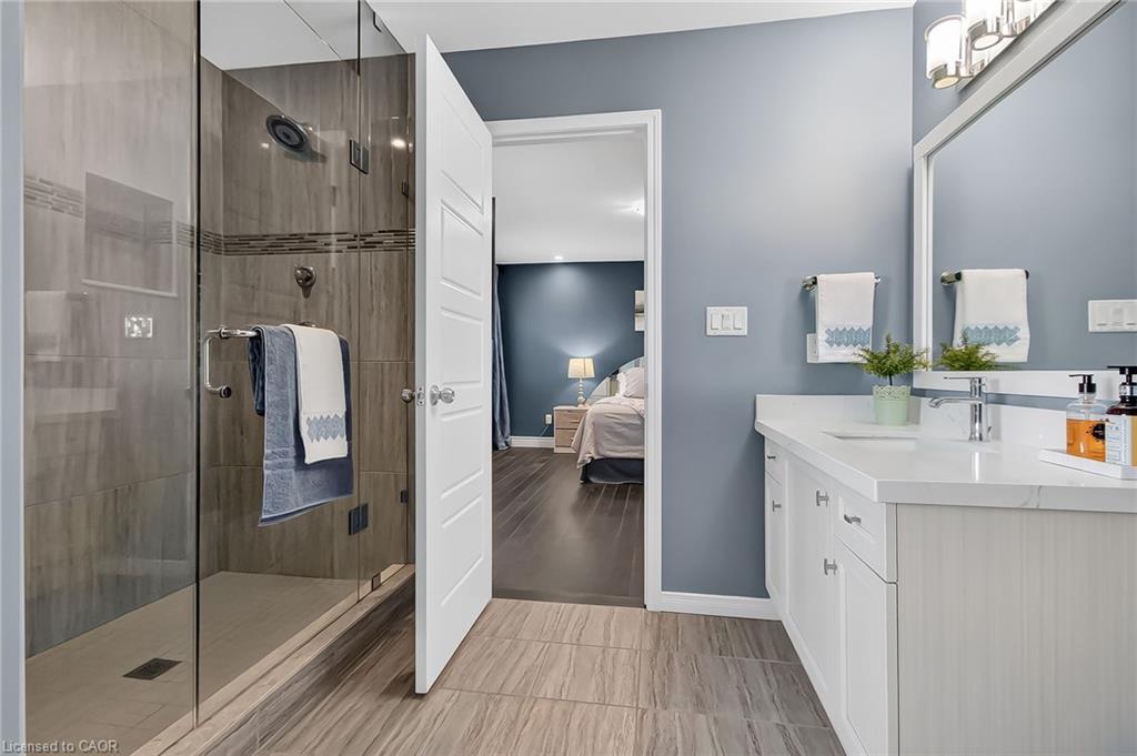 59 Netherwood Road, Kitchener, ON - Indoor Photo Showing Bathroom