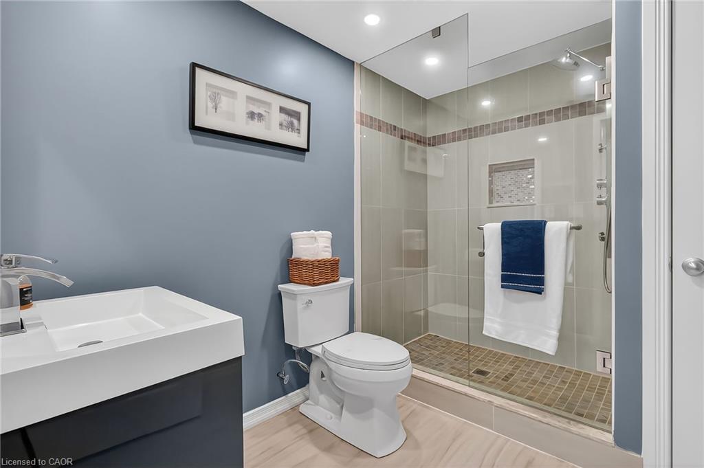 59 Netherwood Road, Kitchener, ON - Indoor Photo Showing Bathroom