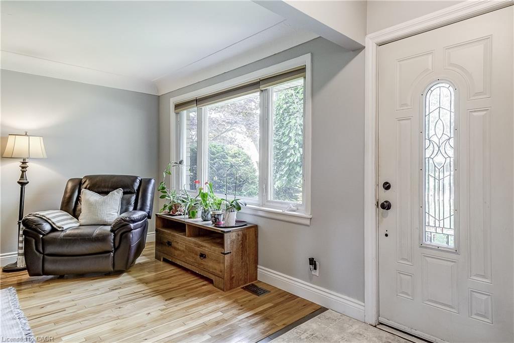 1216 De Quincy Crescent, Burlington, ON - Indoor