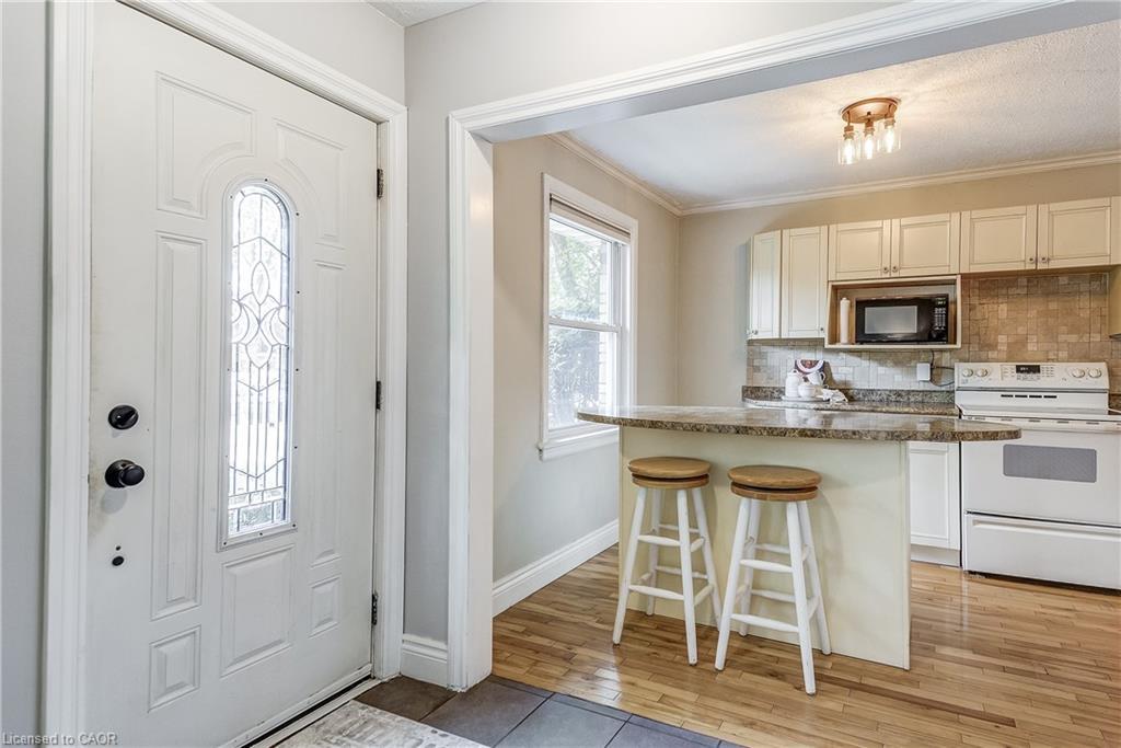 1216 De Quincy Crescent, Burlington, ON - Indoor Photo Showing Kitchen