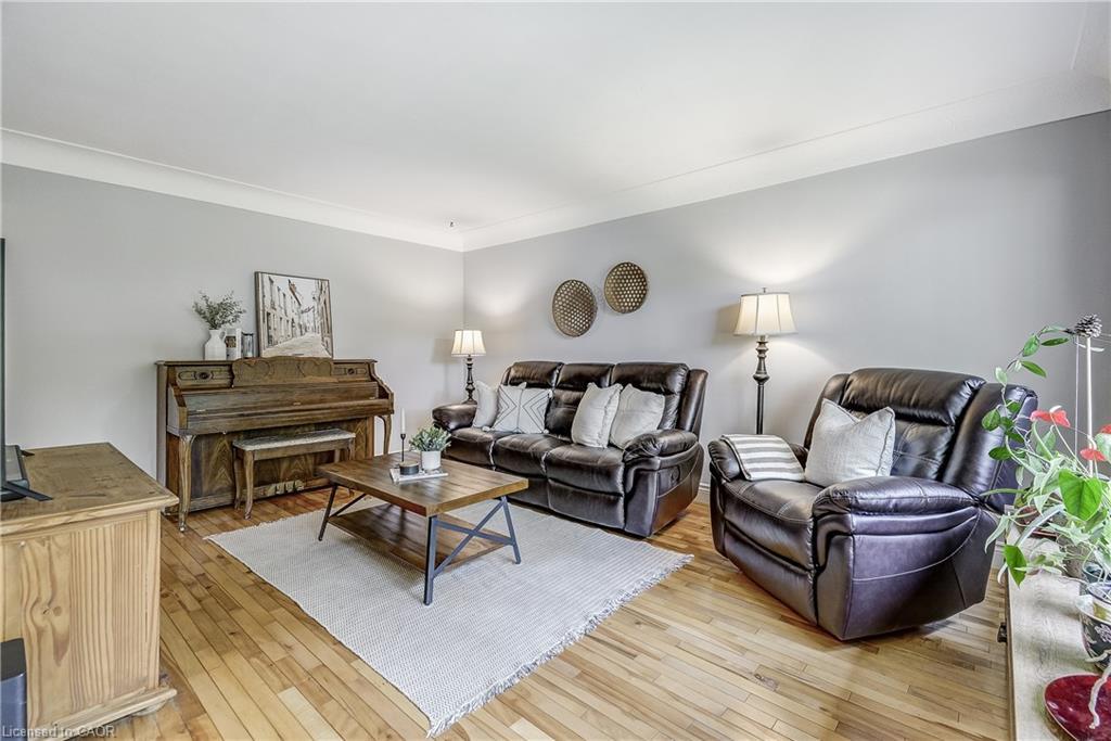 1216 De Quincy Crescent, Burlington, ON - Indoor Photo Showing Living Room