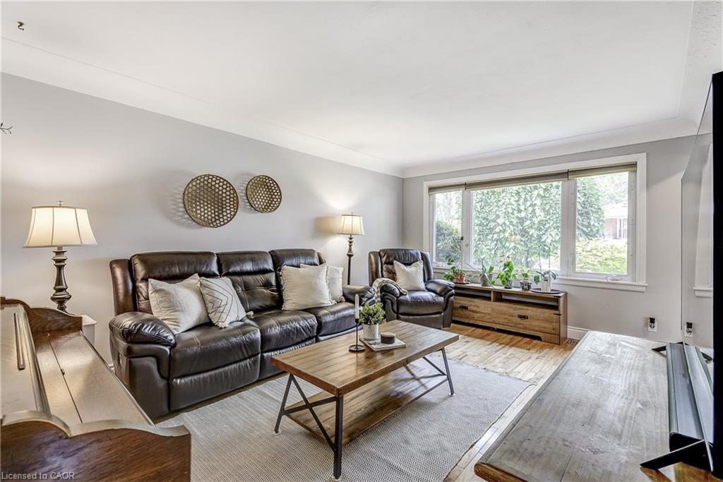 1216 De Quincy Crescent, Burlington, ON - Indoor Photo Showing Living Room