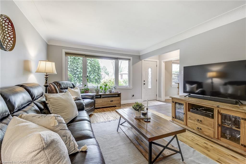 1216 De Quincy Crescent, Burlington, ON - Indoor Photo Showing Living Room