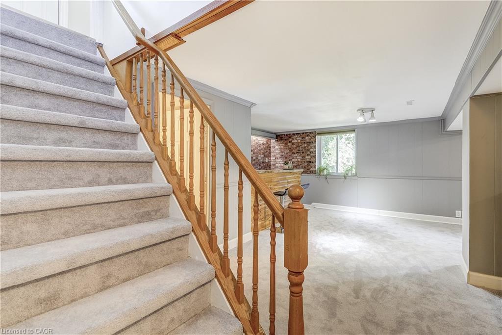 1216 De Quincy Crescent, Burlington, ON - Indoor Photo Showing Other Room