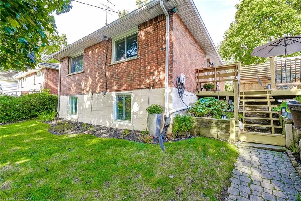 1216 De Quincy Crescent, Burlington, ON - Outdoor