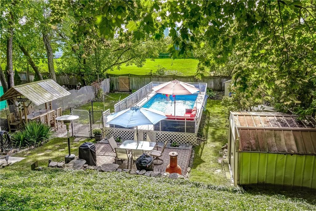 1216 De Quincy Crescent, Burlington, ON - Outdoor With Backyard