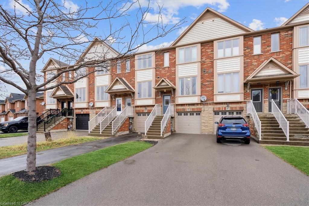 65 Willow Lane, Grimsby, ON - Outdoor With Facade