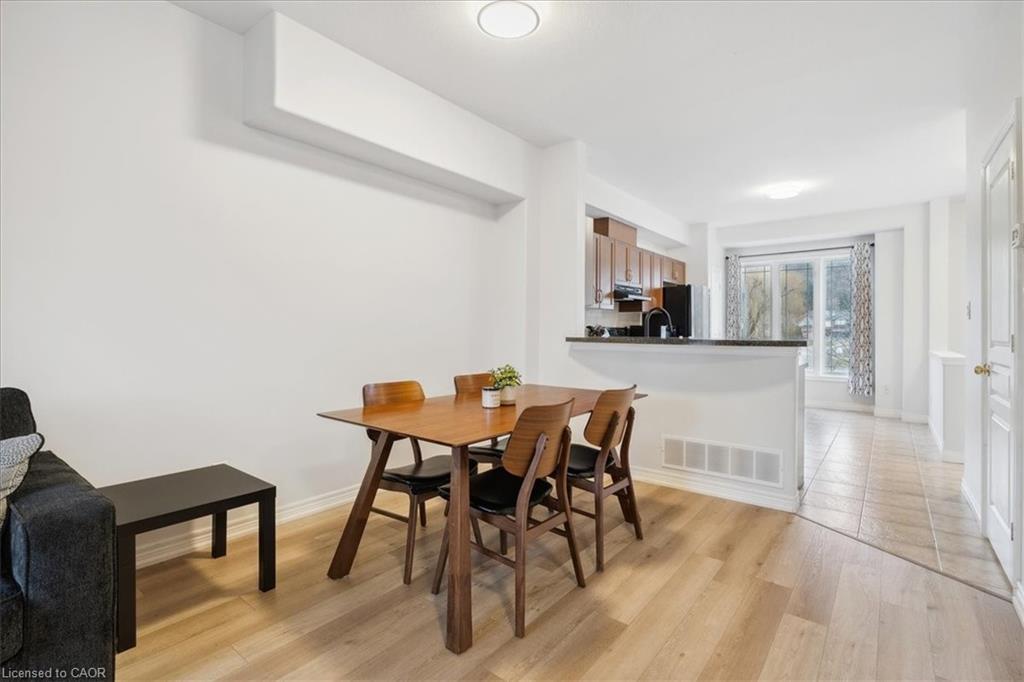 65 Willow Lane, Grimsby, ON - Indoor Photo Showing Dining Room