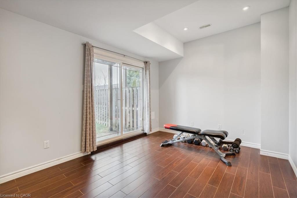 65 Willow Lane, Grimsby, ON - Indoor Photo Showing Gym Room