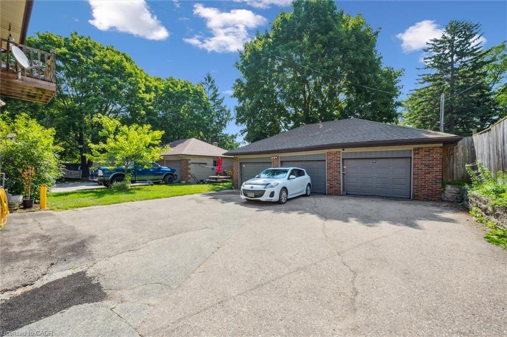 3-115 Marlborough Avenue, Kitchener, ON - Outdoor